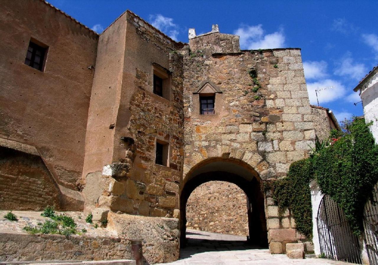 Apartamento Turistico Muralla De Caces Екстериор снимка