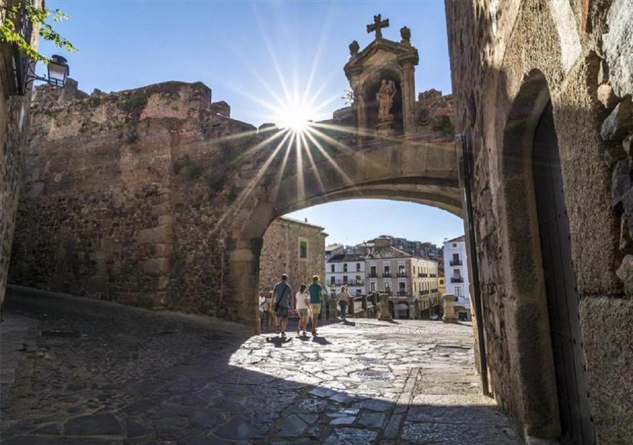 Apartamento Turistico Muralla De Caces Екстериор снимка