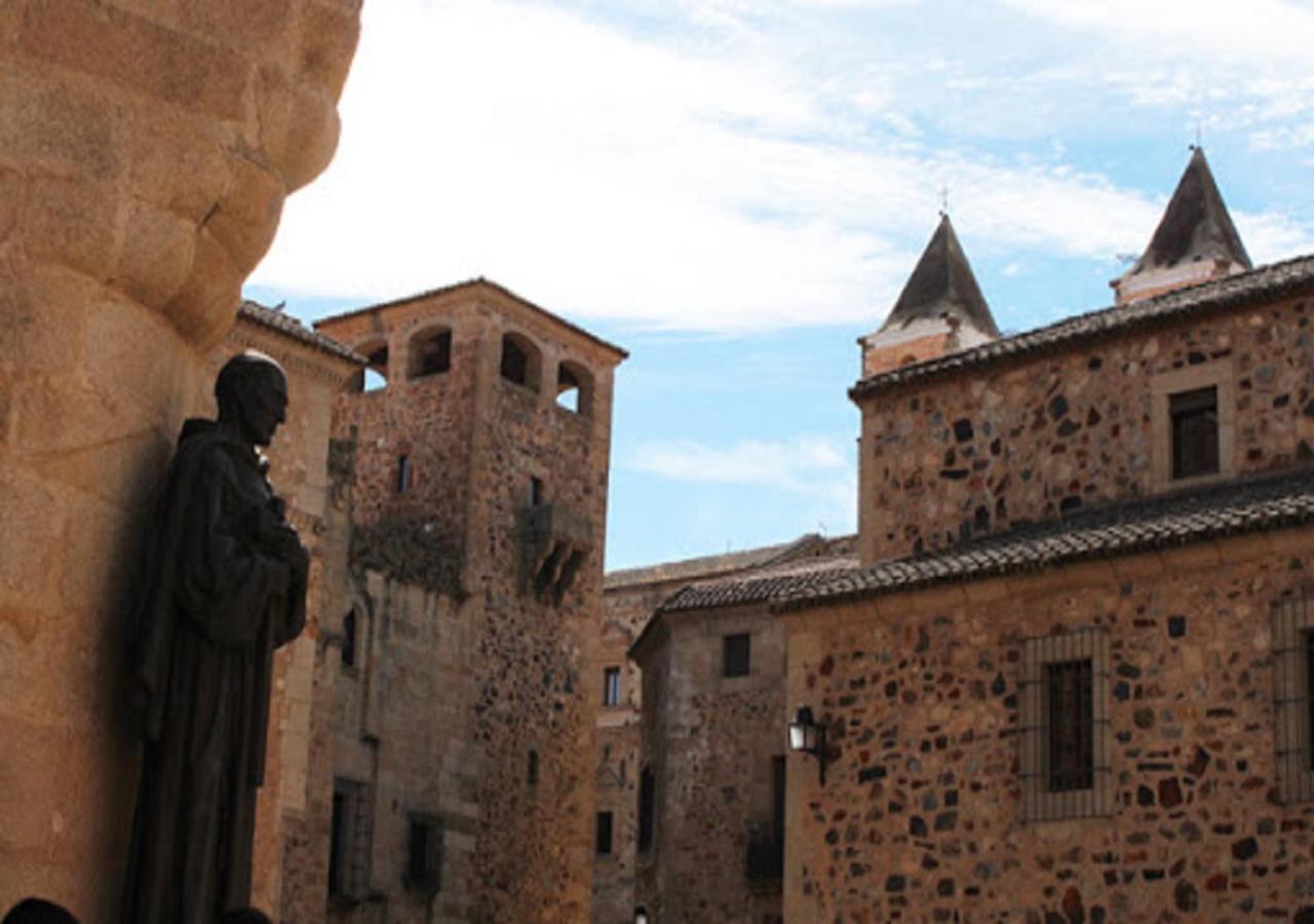 Apartamento Turistico Muralla De Caces Екстериор снимка
