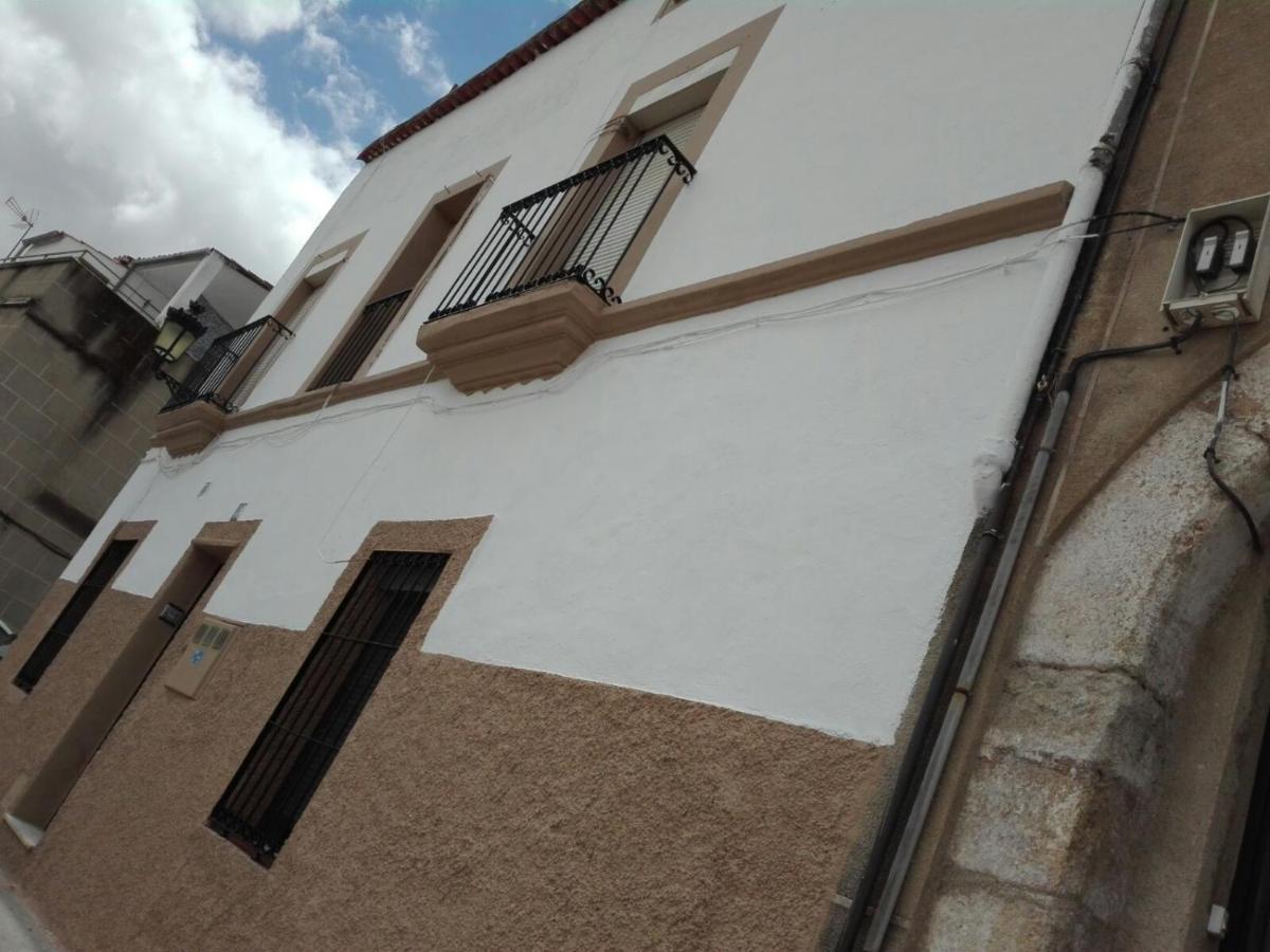 Apartamento Turistico Muralla De Caces Екстериор снимка